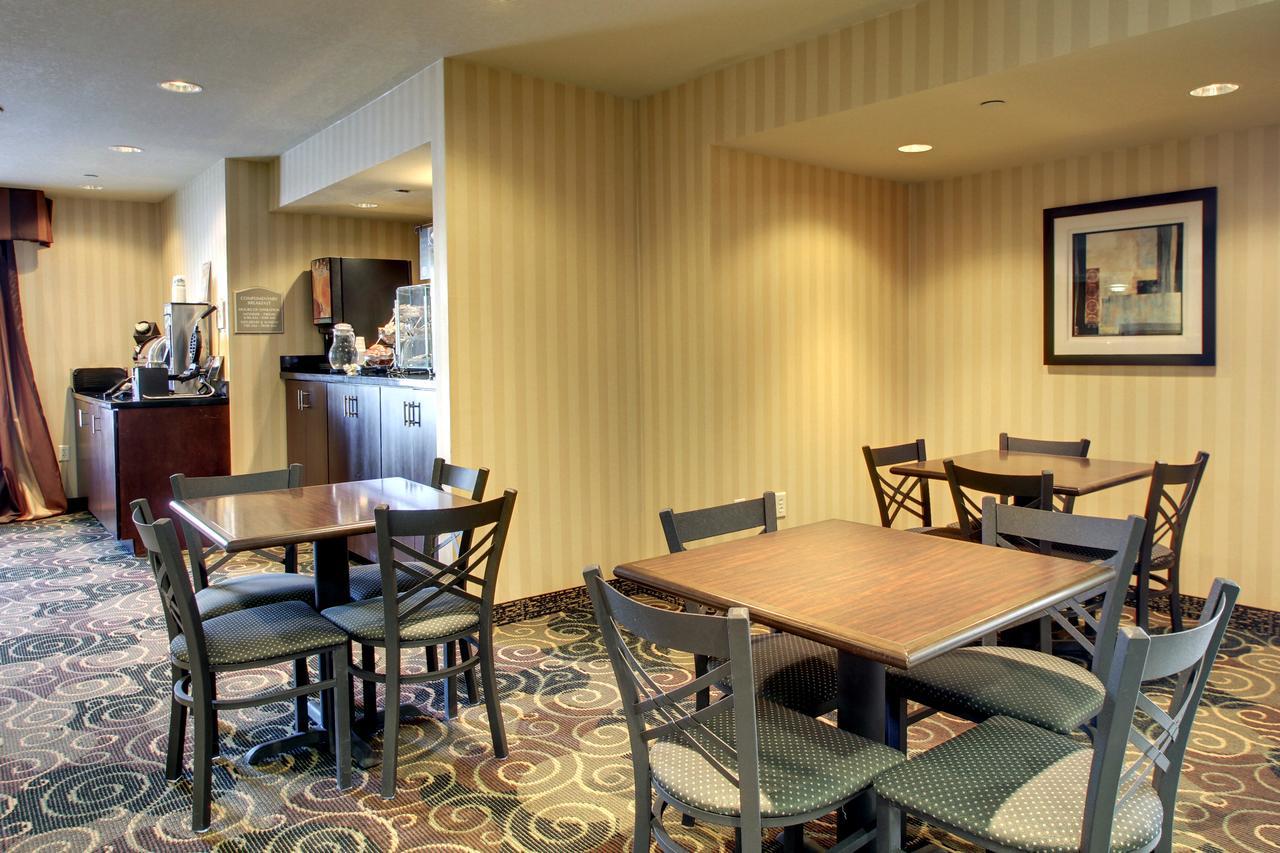 Cobblestone Inn&Suites - Carrington Esterno foto